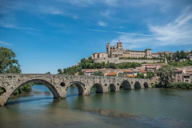 Chambre Dans Une Grande Maison Entre Canal Du Midi Et Centre Ville Beziers Exterior photo
